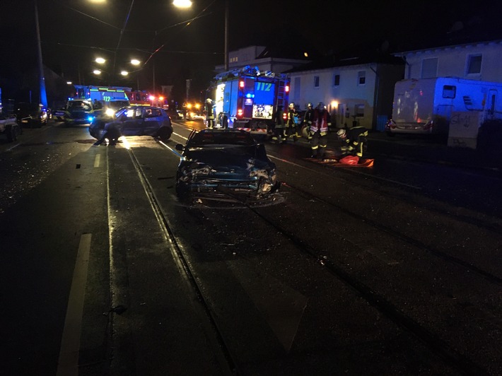 FW-DO: Verkehrsunfall auf dem Brackeler Hellweg