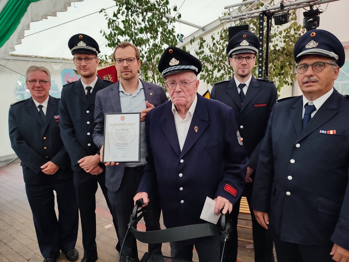 FW-KLE: Seit 70 Jahren bei der Feuerwehr