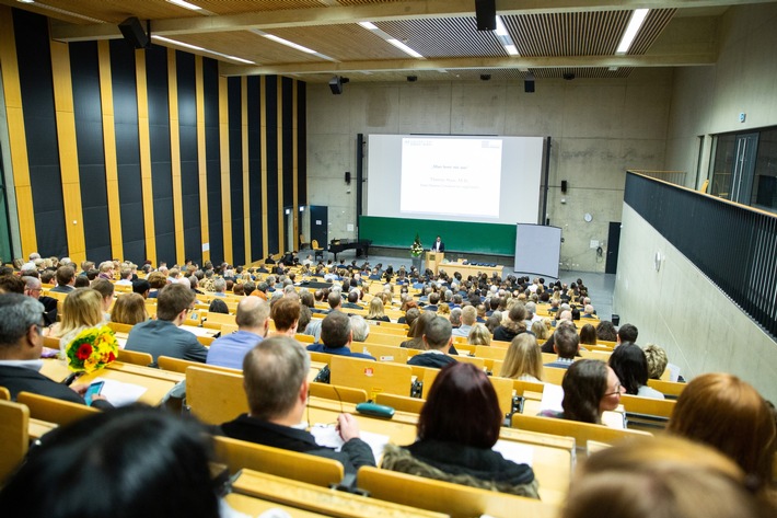 262 Absolventen am Fachbereich Informatik der Universität Koblenz-Landau verabschiedet