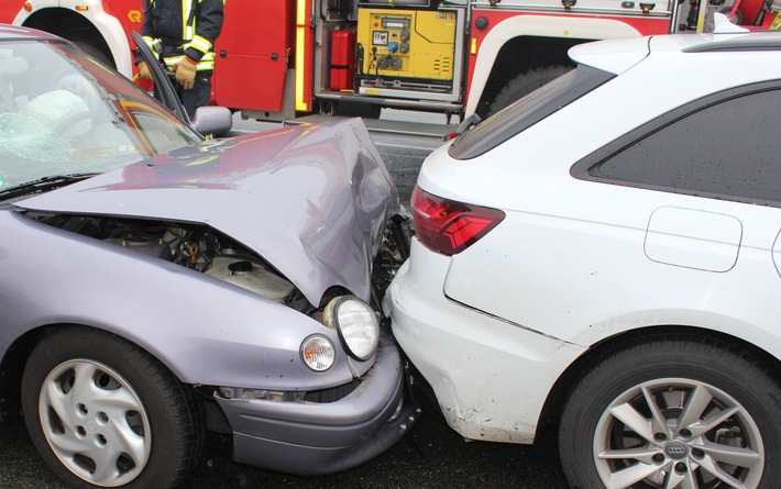 POL-COE: Dülmen, B474, K28/ Drei Verletzte bei Unfall