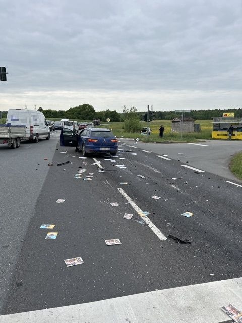 POL-OF: Schmuck und Bargeld bei Einbruch gestohlen; Festnahme eines 20-Jährigen: Verdacht des illegalen Handels mit Betäubungsmitteln; Flyer verteilten sich über die Fahrbahn und mehr
