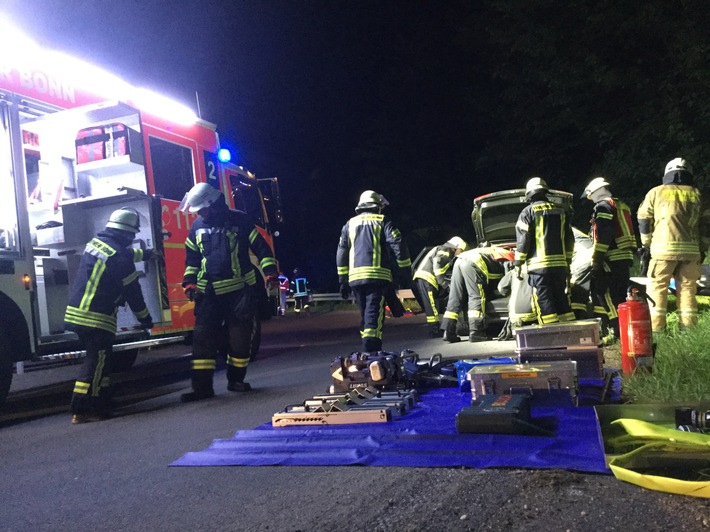 FW-BN: Verkehrsunfall mit zwei verletzten Personen