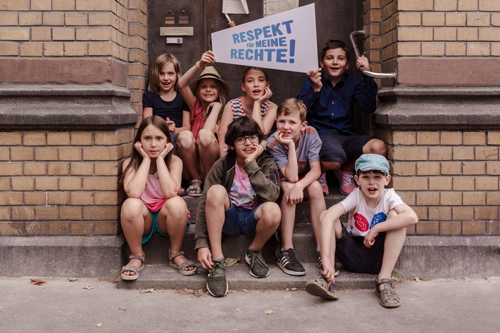 Schule macht Programm - KiKA-Themenschwerpunkt gibt Schüler*innen eine Stimme / Fünf Jahre "Respekt für meine Rechte!" im Jubiläumsjahr der Kinderrechtskonvention