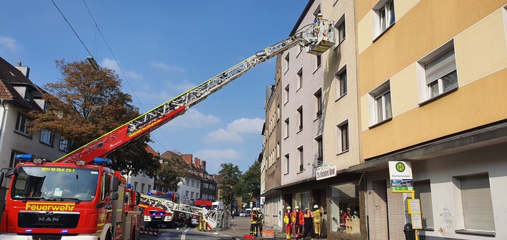 FW-RE: Brennendes Akkupack in Wohnung - Drei Verletzte