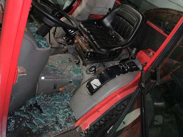 POL-WOB: Scheiben von Winterdienstfahrzeug zerstört - Unbekannte verursachen Schaden von mindestens 1.000 Euro