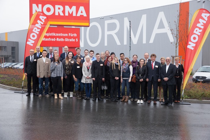 Note 1,0 für die Zukunft von NORMA! / NORMA-Azubis mit Managern im Gespräch - offener Dialog beim Nürnberger Discounter (FOTO)