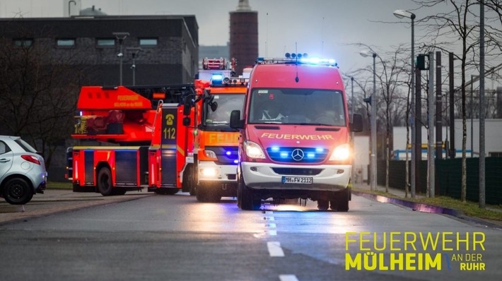 FW-MH: Unruhiger Sonntag für die Feuerwehr Mülheim