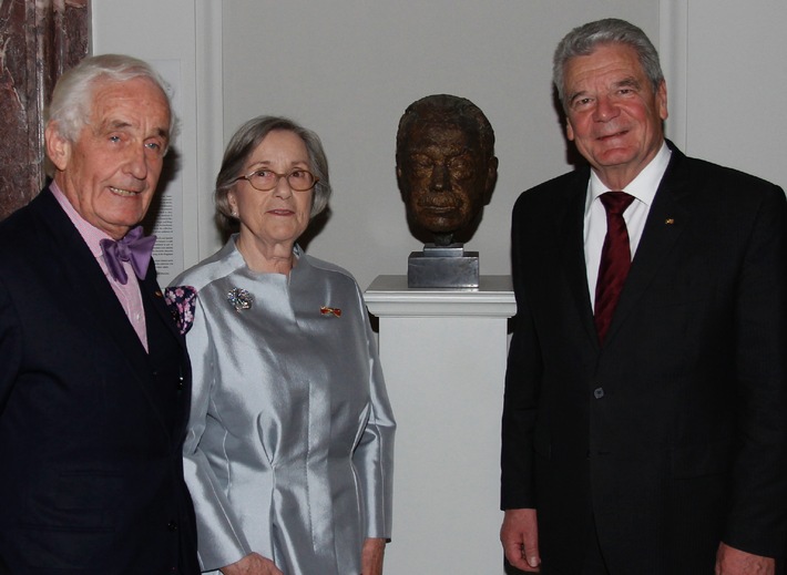 James Simon Preis am 3. Dezember 2014 in Gegenwart des Bundespräsidenten an Barbara Lambrecht-Schadeberg verliehen