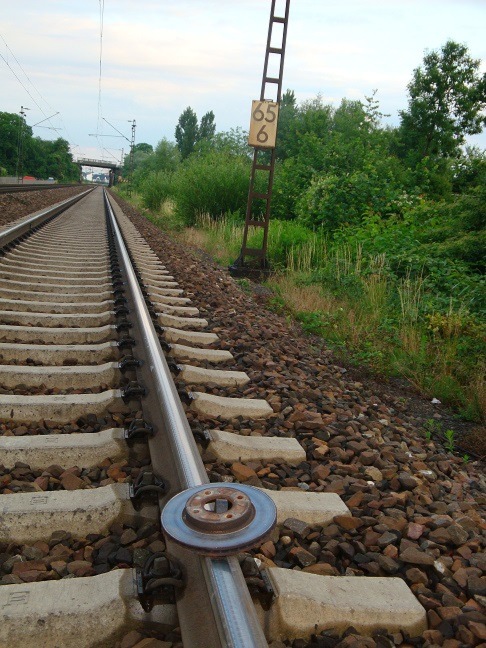 BPOLI-KA: Gefährlicher Eingriff in den Bahnverkehr bei Weinheim