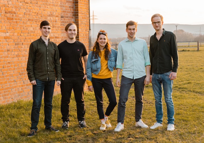 Start-Up Vielfeld fördert mit Landwirt:innen bundesweit Biodiversität / Blühpatenschaften machen regionalen Naturschutz für alle erlebbar