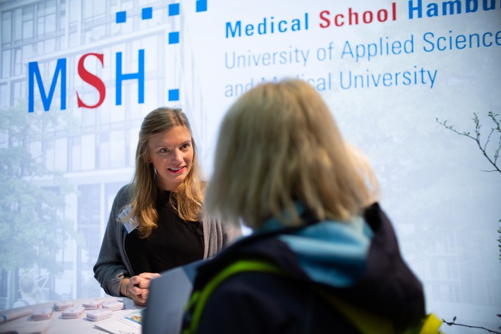 Vortrag über Medizinstudium der MSH / Beim Offenen Campustag der Medical School Hamburg am 15. Juni 2019 spricht Geschäftsführerin Ilona Renken-Olthoff über Bewerbung und Studiengangsaufbau
