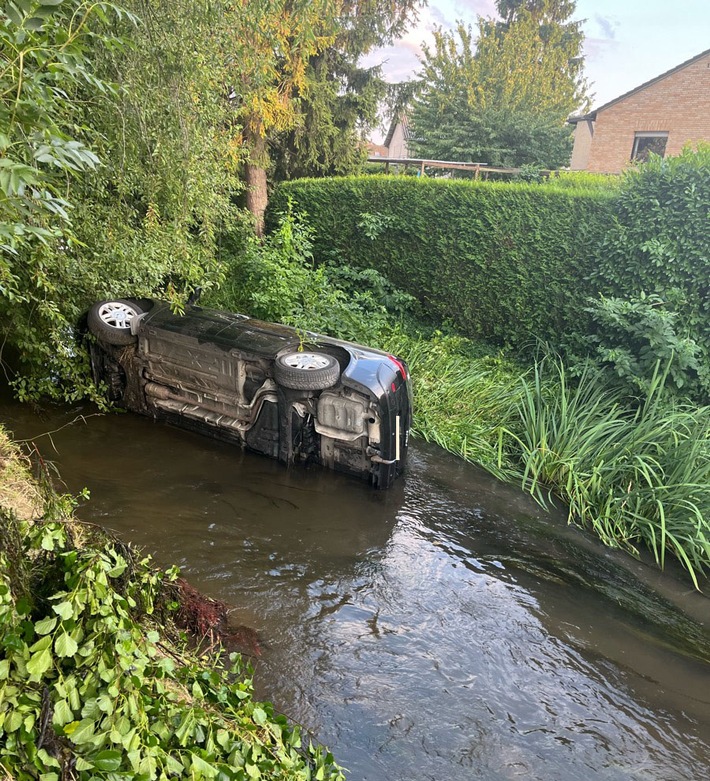 POL-REK: 250715-2: Auto landet nach Alleinunfall in der Erft