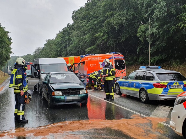 FW-EN: Insgesamt acht Verletzte nach zwei Verkehrsunfällen am Freitag - Massenanfall von Verletzten ausgelöst