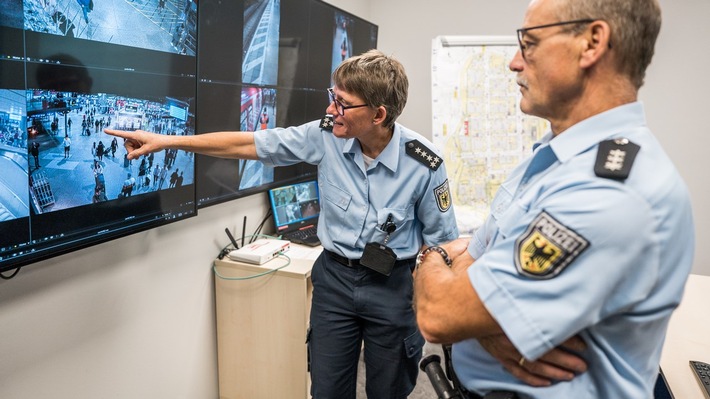 Bundespolizeidirektion München: Zivile Fahnder erkennen Taschendieb / Mehrfachtäter festgenommen