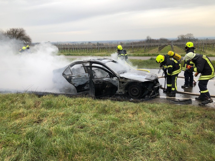 POL-PDLD: PKW Vollbrand