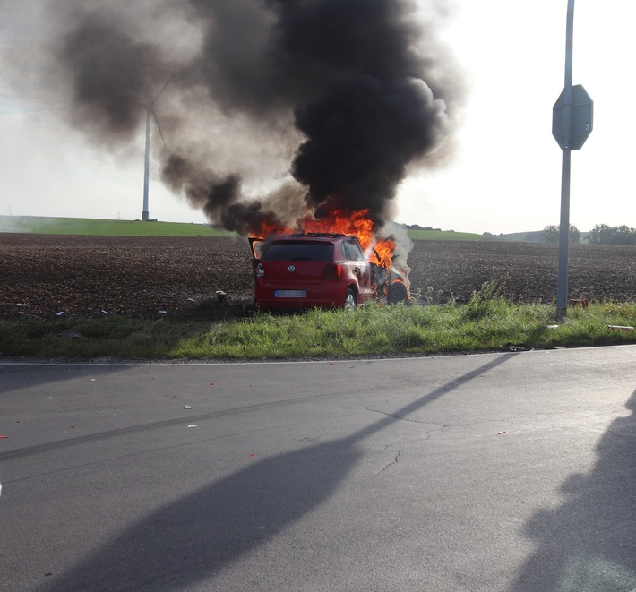 POL-HX: Schwerer Verkehrsunfall auf Kreuzung - Rettungshubschrauber im Einsatz