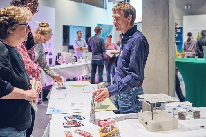 Insekten auf dem Teller? Verbraucherstudie zeigt: Am liebsten ohne Zusatzstoffe