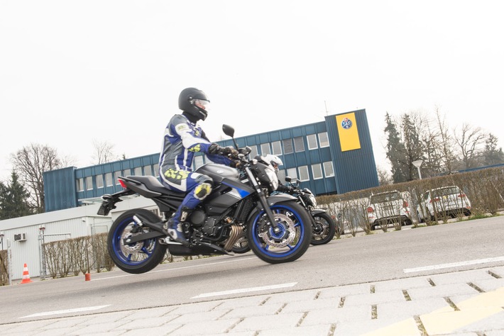 ABS verringert Unfallgefahr bei Motorrädern erheblich (BILD)