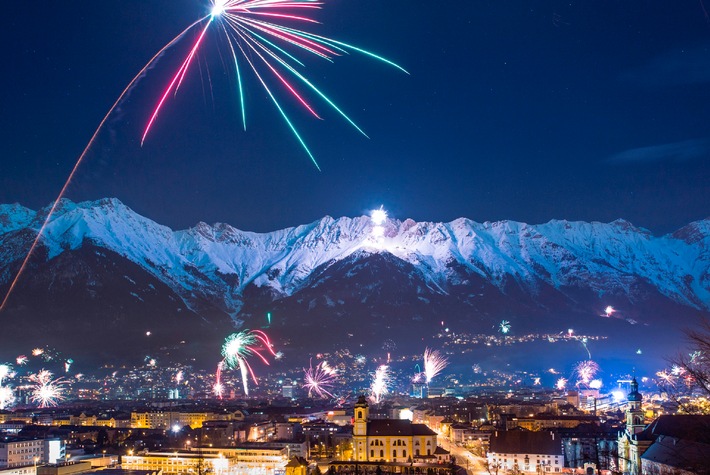 Innsbrucker Bergsilvester: Feurige Berge, tanzende Stadt - BILD