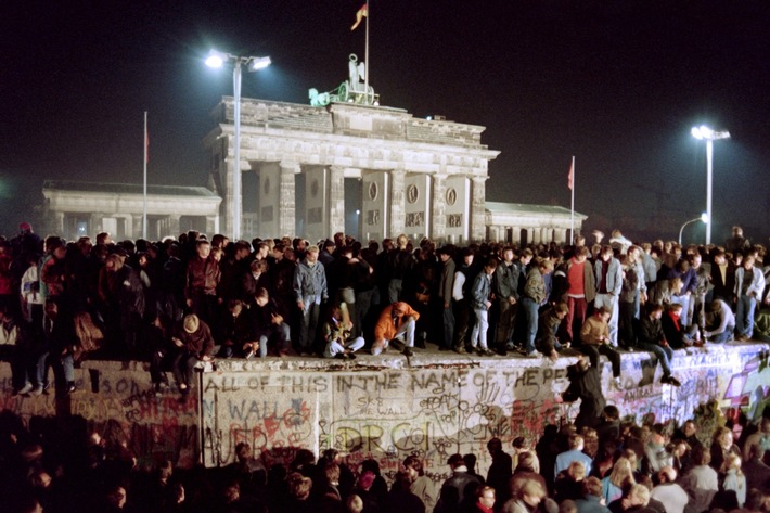 30 Jahre Mauerfall - HISTORY erinnert mit Sonderprogrammierung an die Friedliche Revolution
