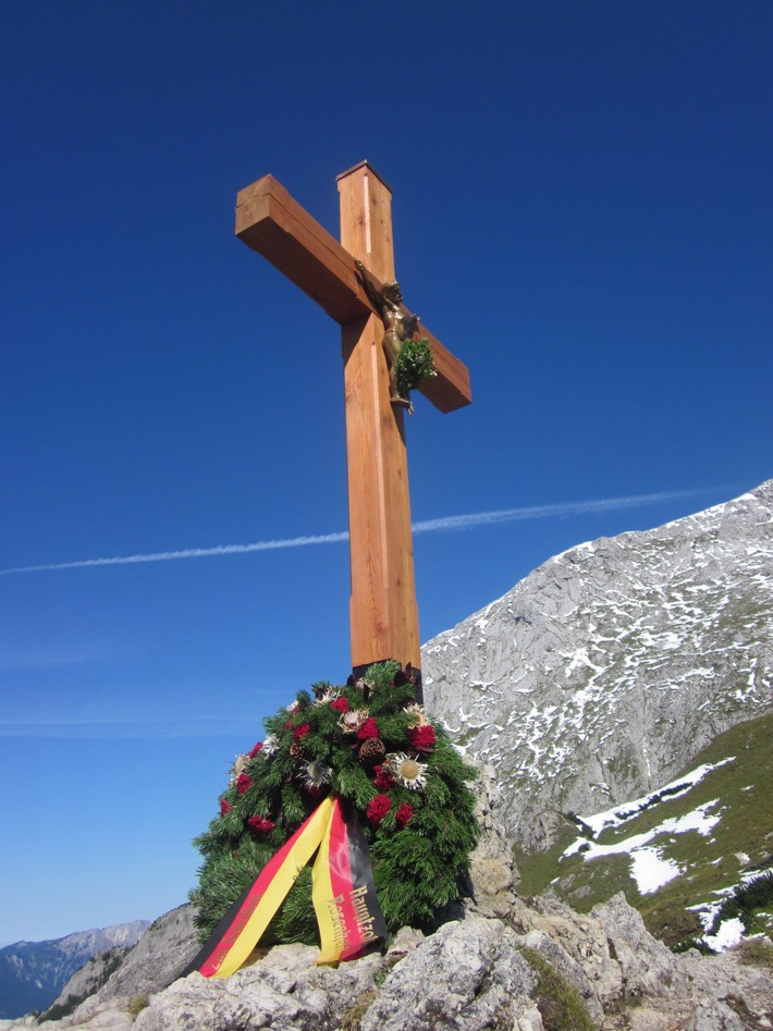 HZA-RO: 62. Zöllner-Bergmesse am Pfaffenkegel am 08.09.2024 11:30 Uhr / Gedenken an den bekannten Bergsteiger Albert Hirschbichler und an die Verstorbenen des Hauptzollamts Rosenheim