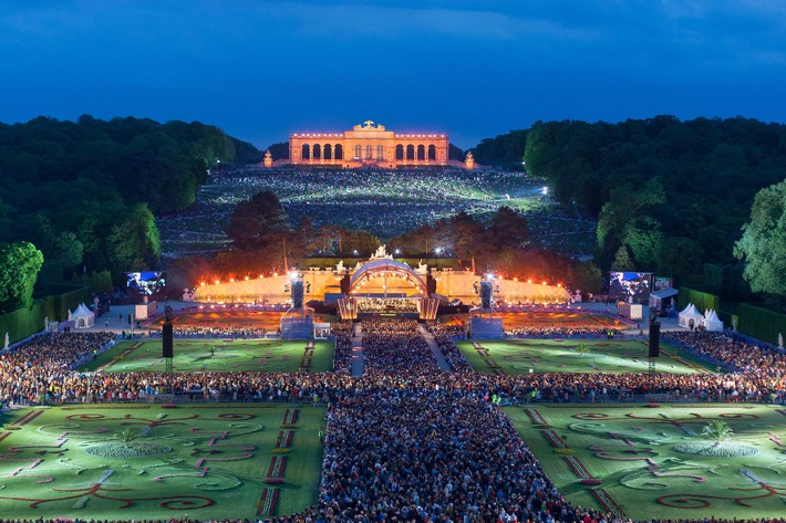 Mit dem "Sommernachtskonzert Schönbrunn 2017" in den 3sat-Festspielsommer /
Ausgewählte Konzerte und Opern-Highlights bis  16. September