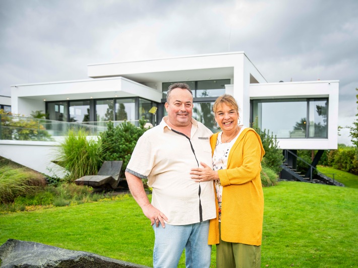 Vom Betrugsopfer zum Millionär: Stuttgarter gewinnt 2,5-Mio-Poolvilla am Plauer See