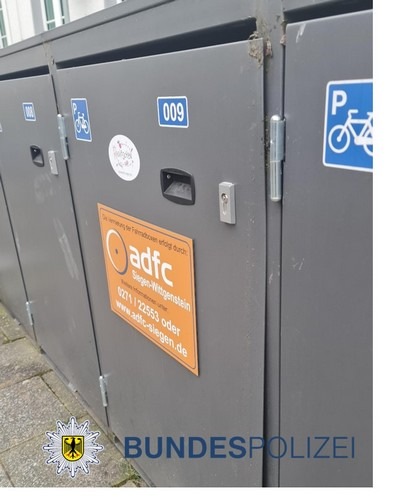 BPOL NRW: Bei versuchtem Aufbruch einer Fahrradbox erwischt - Bundespolizei nimmt Tatverdächtigen vorläufig fest