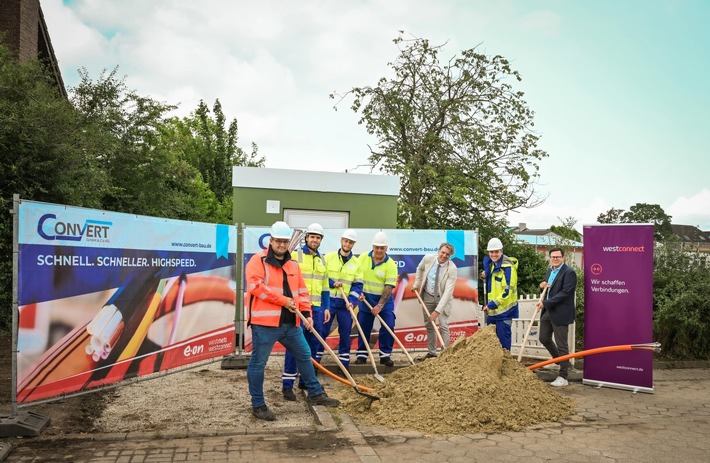 Pressemeldung: Spatenstich: Westconnect startet Glasfaserausbau in Moers Meerbeck Ost