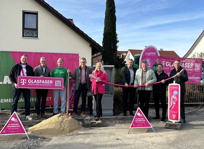Spatenstich für Glasfasernetz in Welzheim