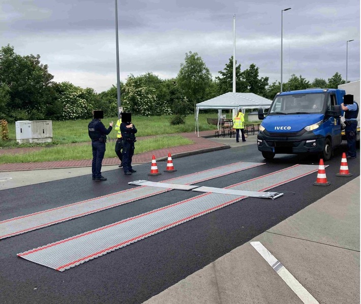 POL-OF: Kontrollwoche &quot;Truck &amp; Bus&quot;: Einige Verstöße bei gezielten Überprüfungen - Autobahn 45 / Parkplatz &quot;Pfingstweide&quot;