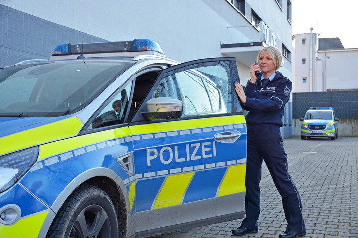 POL-ME: Blauer Toyota entwendet - die Polizei ermittelt - Hilden - 2308080