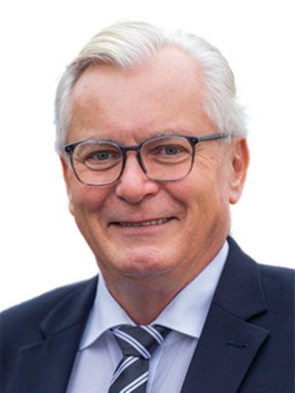 Zumeldung „Gewinneinbruch bei Mercedes & Co.“