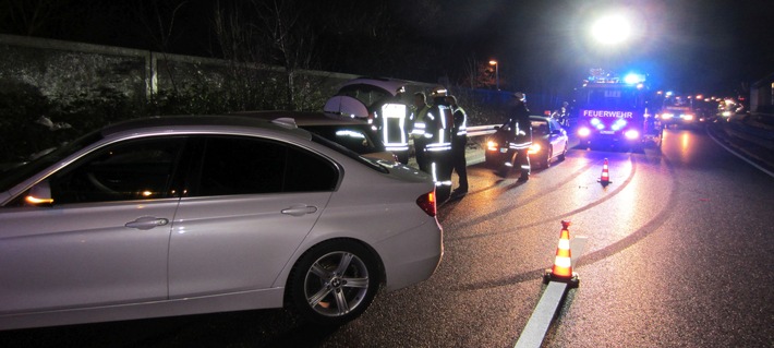 FW-MH: Verkehrsunfall auf der BAB40 / 2 Verletzte Personen #FWMH