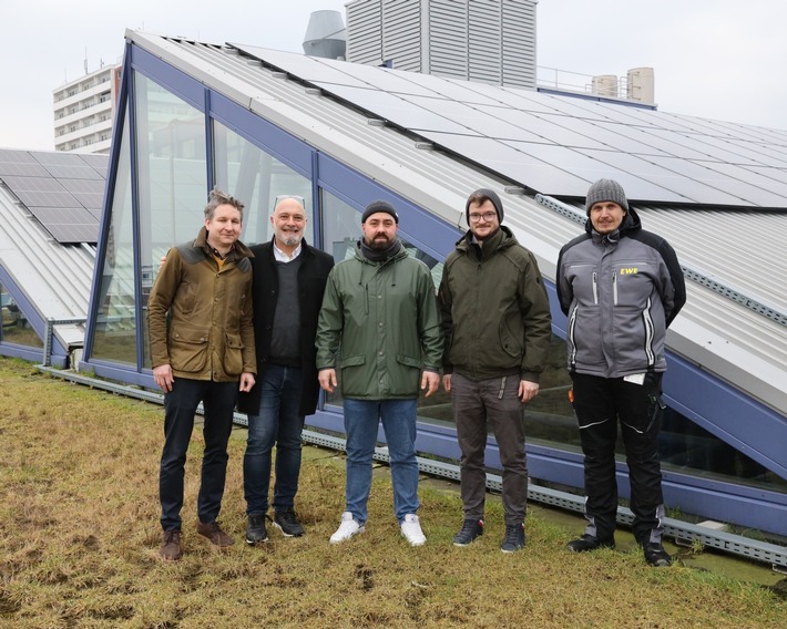 Hochschule Bremerhaven nimmt zusätzliche PV-Anlage in Betrieb