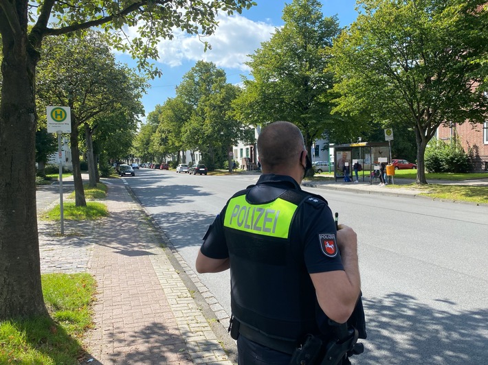 POL-WHV: Polizei kontrolliert erneut die Einhaltung der Maskenpflicht in öffentlichen Verkehrsmitteln und Haltestellen (mit Foto)