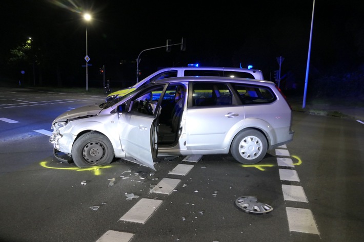 POL-COE: Coesfeld, Konrad-Adenauer-Ring/ Autos zusammengestoßen