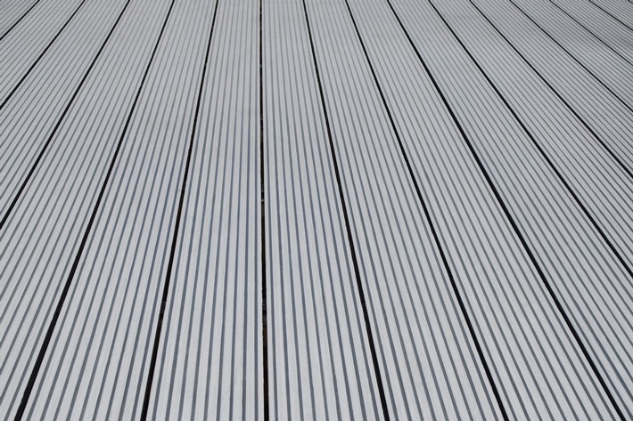 Pressemitteilung: Qualitätsgemeinschaft Holzwerkstoffe e.V. veröffentlicht neue Güte- und Prüfbestimmungen für WPC Terrassendielen