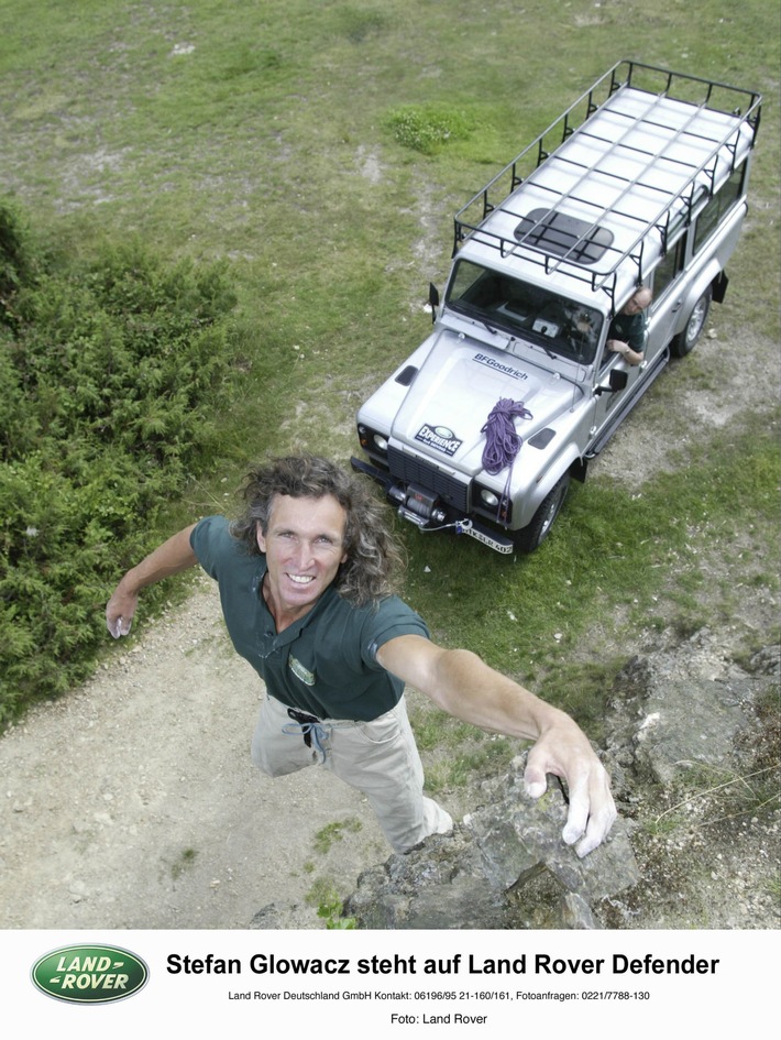 Freeclimber Stefan Glowacz setzt auf Land Rover / Land Rover klettert nach oben