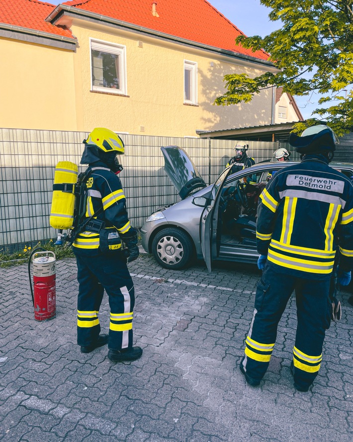 FW-DT: Feuerwehr Detmold rückt zu zwei Feuermeldungen aus