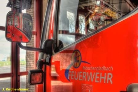 FW-MG: Feuerwehr versorgt Fische mit Sauerstoff