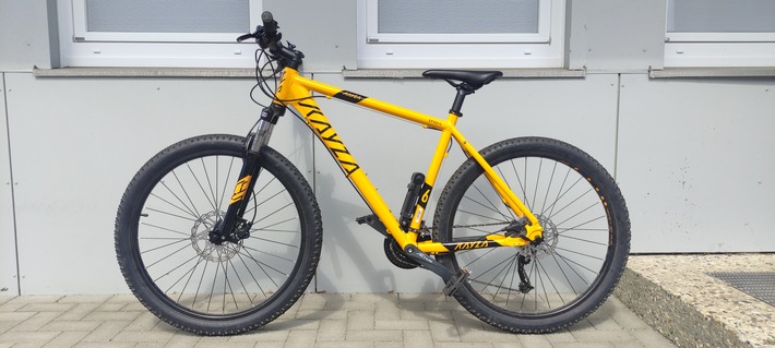 POL-HL: HL-Blankensee / Mountainbike im Wald gefunden - Polizei sucht Eigentümer