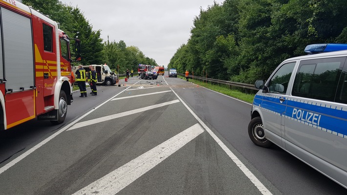 POL-HM: Folgemitteilung zur Erstmeldung "Verkehrsunfall mit Schwerverletzten - B83 bei Hameln derzeit voll gesperrt"