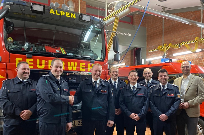 FW Alpen: Führungswechsel bei der Feuerwehr Alpen - Einheit Veen Daniel Baltes ist jetzt Einheitsführer