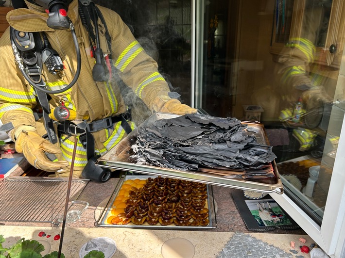 FW Ratingen: Küchenbrand in Ratingen Mitte