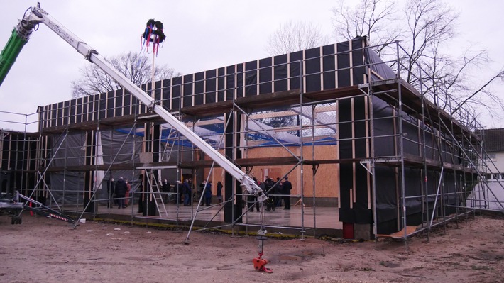 FW Celle: Richtfest bei der Freiwilligen Feuerwehr Westercelle