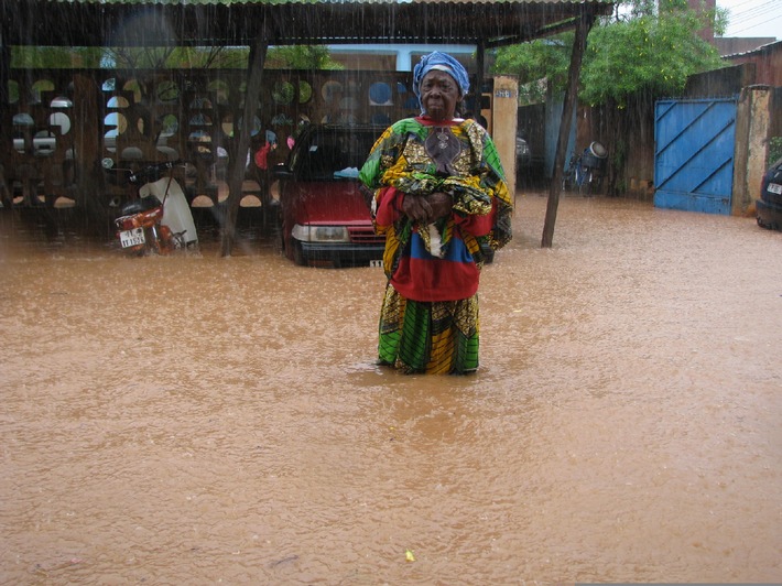 Schwere Überschwemmungen in Westafrika / Aktion Deutschland Hilft ruft zu Spenden für Burkina Faso und Niger auf