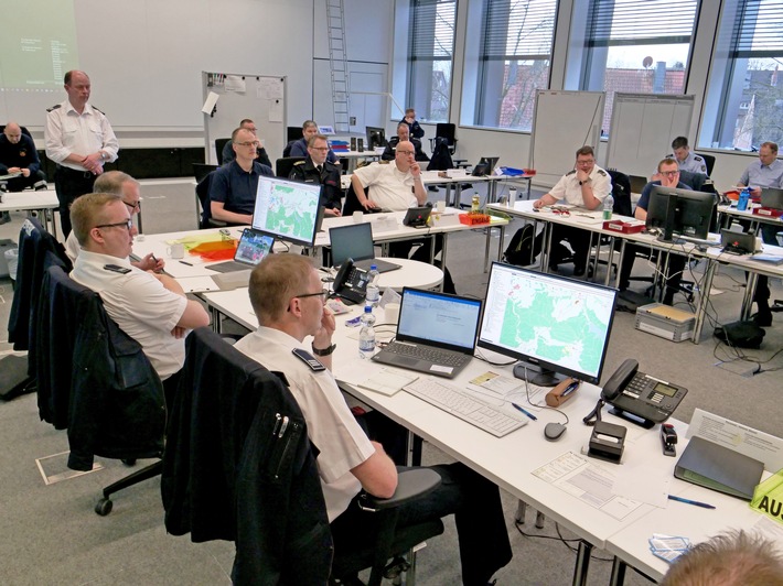 FW-PB: Kreiseinsatzleitung trainiert in Münster für den Ernstfall