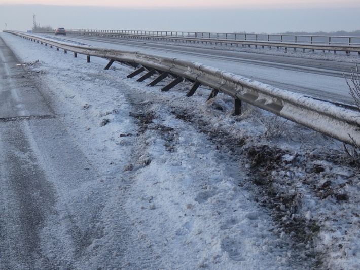 POL-OL: ++ Verkehrsunfallflucht auf der Huntebrücke - Zeugenaufruf ++