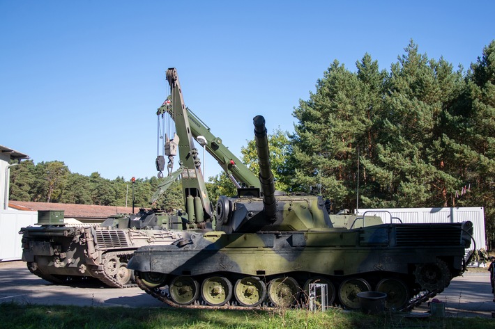 Drehscheibe Nord rotiert: / Die Streitkräftebasis leistet seit einem Jahr die logistische Unterstützung für die Ausbildung ukrainischer Soldaten in Deutschland